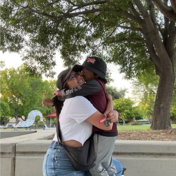 Hi there! Welcome to my closet🤗 - Picture 5 of 5